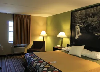 Super 8 by Wyndham Morrilton hotel thumbnail 6