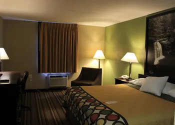 Super 8 by Wyndham Morrilton hotel thumbnail 7