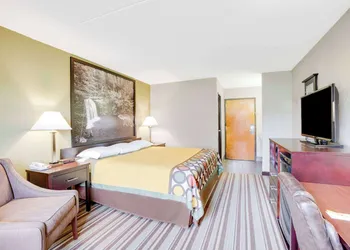 Super 8 by Wyndham Morrilton hotel thumbnail 8