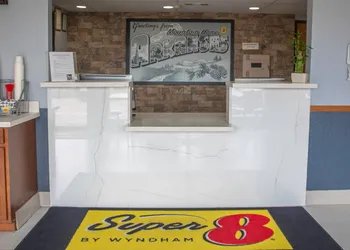Super 8 by Wyndham Mountain Home hotel thumbnail 3