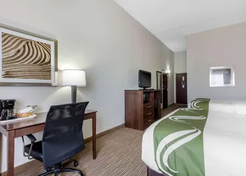 Quality Inn & Suites Mountain Home North hotel thumbnail 5
