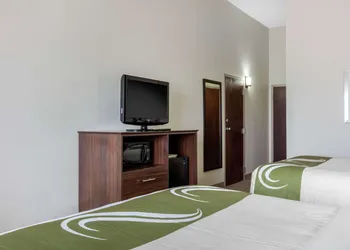 Quality Inn & Suites Mountain Home North hotel thumbnail 7