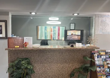 Ozark Inn & Suites hotel thumbnail 2