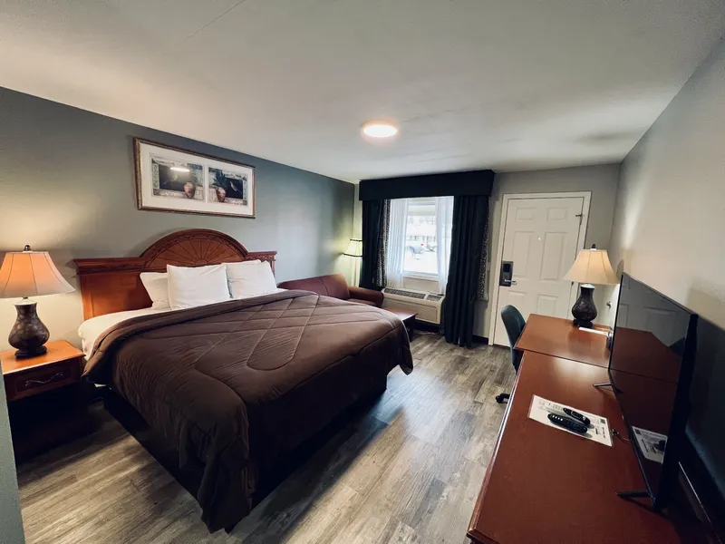 Ozark Inn & Suites hotel detail image 6
