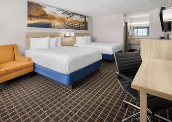 Quality Inn Waycross hotel thumbnail 3