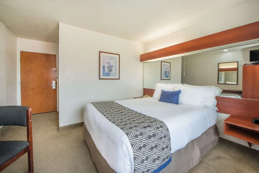 Microtel Inn & Suites by Wyndham Miami hotel detail image 6