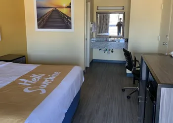 Days Inn by Wyndham Okmulgee hotel thumbnail 7