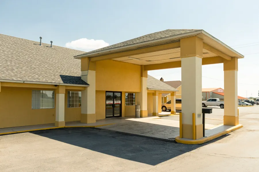 Econo Lodge Pryor hotel detail image 2