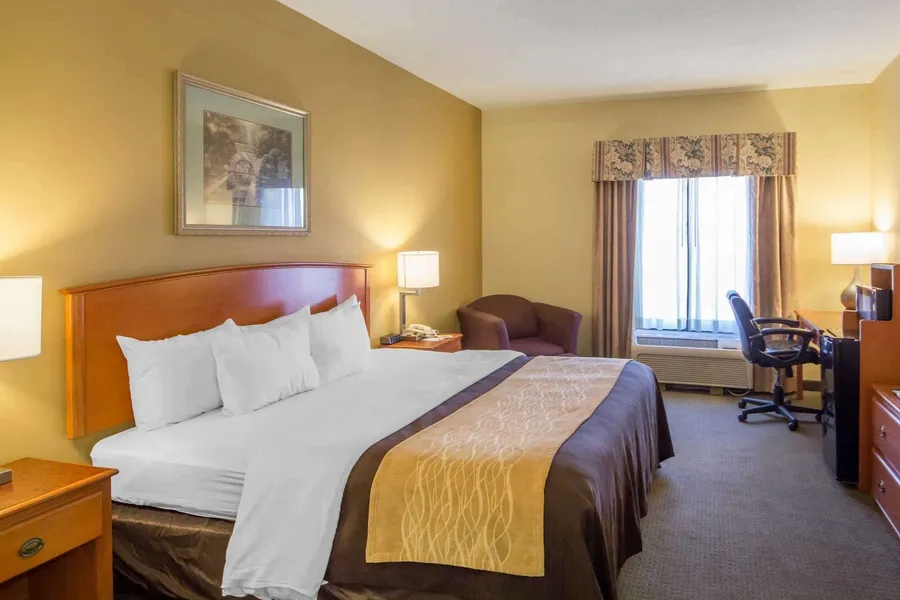 Quality Inn & Suites MidAmerica Industrial Park Area hotel detail image 2