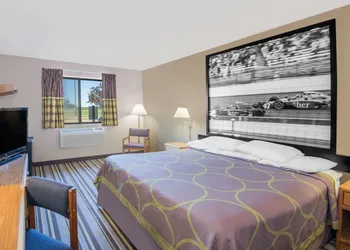 Super 8 by Wyndham Knoxville hotel thumbnail 3