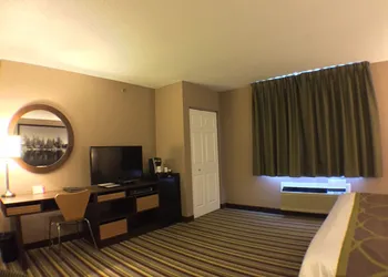 Super 8 by Wyndham Kenora hotel thumbnail 4