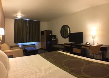 Super 8 by Wyndham Kenora hotel thumbnail 5
