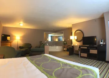 Super 8 by Wyndham Kenora hotel thumbnail 8