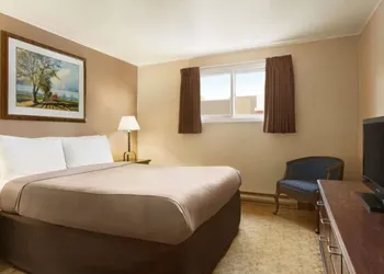 Travelodge by Wyndham Kenora hotel thumbnail 4
