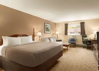Travelodge by Wyndham Kenora hotel thumbnail 6