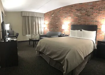 Super 8 by Wyndham Timmins ON hotel thumbnail 4
