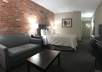 Super 8 by Wyndham Timmins ON hotel thumbnail 7