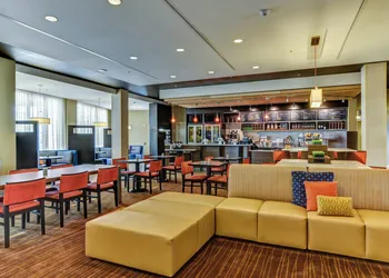 Courtyard by Marriott Bridgeport Clarksburg hotel thumbnail 2