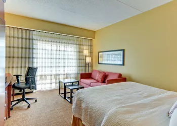 Courtyard by Marriott Bridgeport Clarksburg hotel thumbnail 7