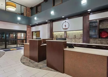 Super 8 by Wyndham Conrad hotel thumbnail 2