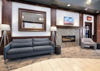 Super 8 by Wyndham Conrad hotel thumbnail 3