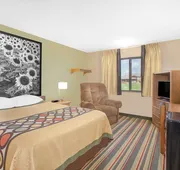 Super 8 by Wyndham Mt Pleasant hotel detail image 5
