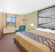 Super 8 by Wyndham Mt Pleasant hotel detail image 7
