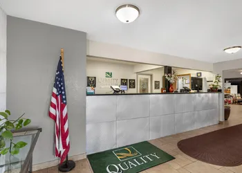 Quality Inn & Suites Ottumwa North hotel thumbnail 5