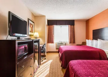 Quality Inn & Suites Ottumwa North hotel thumbnail 8