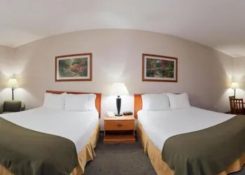 Links Bos Landen Hotel & Spa of Pella, Trademark by Wyndham hotel thumbnail 8