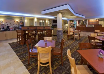 AmericInn by Wyndham Fairfield hotel thumbnail 4