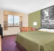 Super 8 by Wyndham Riverton hotel detail image 3