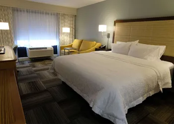 Hampton Inn Searcy hotel thumbnail 7
