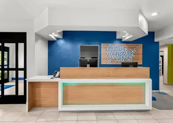 Microtel Inn & Suites by Wyndham Searcy hotel thumbnail 3