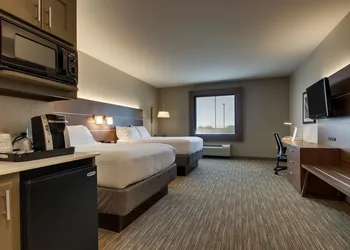 Holiday Inn Express Hotel & Suites Vernon College Area by IHG hotel thumbnail 4