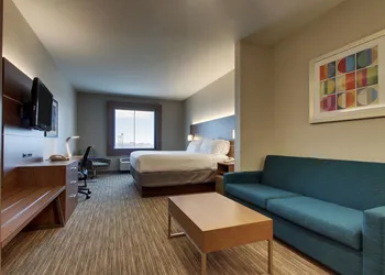 Holiday Inn Express Hotel & Suites Vernon College Area by IHG hotel thumbnail 6