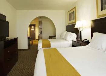 Holiday Inn Express & Suites Childress by IHG hotel thumbnail 5