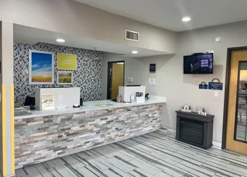 Days Inn by Wyndham Childress hotel thumbnail 2
