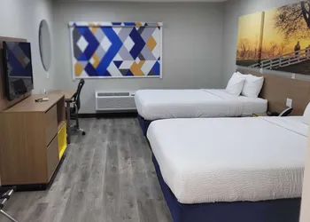 Days Inn by Wyndham Childress hotel thumbnail 7