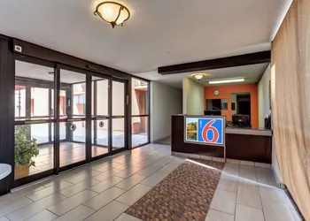 Motel 6 Jackson, TN hotel thumbnail 3