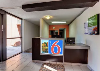 Motel 6 Jackson, TN hotel thumbnail 4