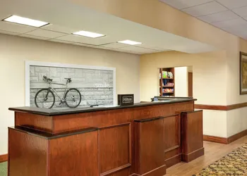 Hampton Inn Duncan hotel thumbnail 3