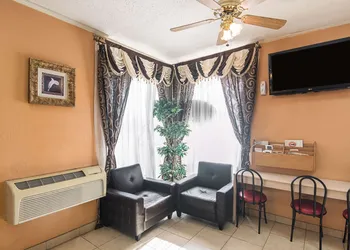 Econo Lodge Dalhart Hwy 54 - Hwy 287 hotel thumbnail 6