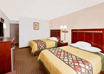 Super 8 by Wyndham Plainview hotel thumbnail 3