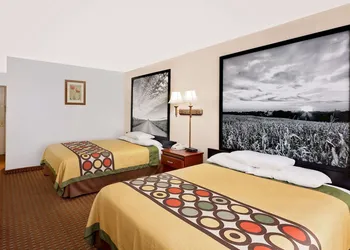 Super 8 by Wyndham Plainview hotel thumbnail 4