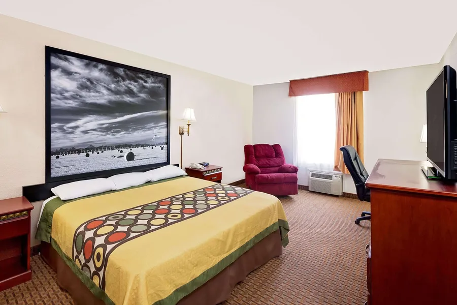 Super 8 by Wyndham Plainview hotel detail image 6