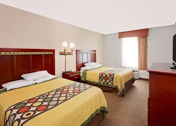 Super 8 by Wyndham Plainview hotel thumbnail 7
