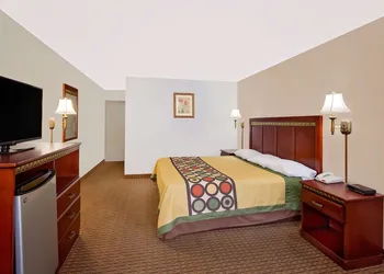 Super 8 by Wyndham Plainview hotel thumbnail 8
