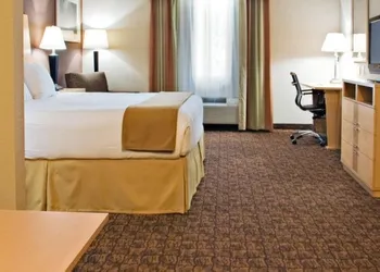 Holiday Inn Express & Suites Borger by IHG hotel thumbnail 3