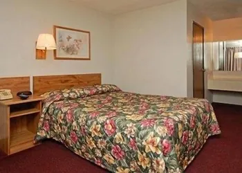 Econo Lodge Dumas hotel thumbnail 5